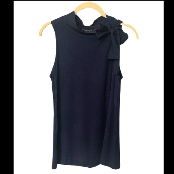 Banana Republic Navy Sleeveless Blouse - Picture 1 of 1